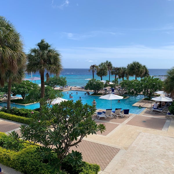 Foto diambil di Curaçao Marriott Beach Resort &amp; Emerald Casino oleh Richard pada 7/18/2021