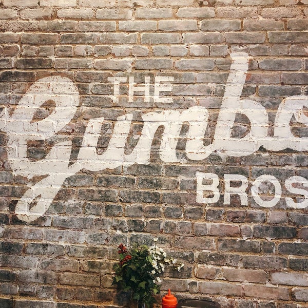Photo prise au The Gumbo Bros par Veronica L. le5/16/2019