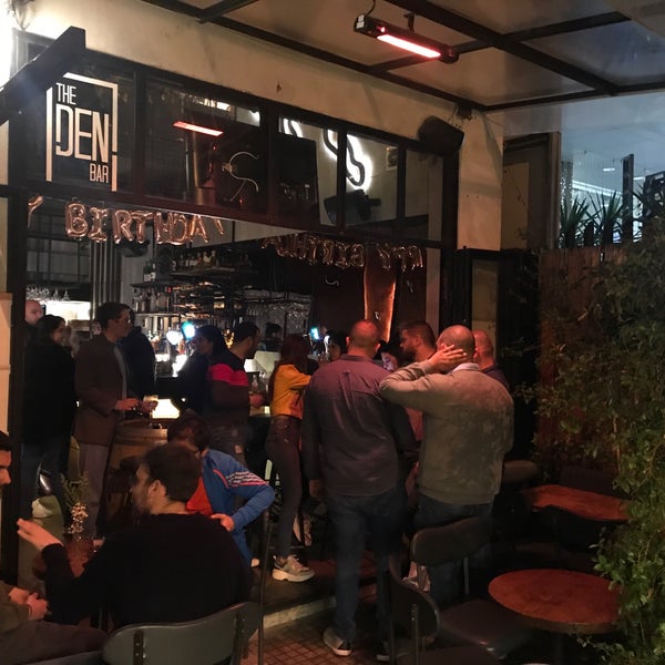 Бар на дне меню. Бар на дне самара пиво. Бар defaqto на улице большая лубянка. Бармен harats. Пивбар на дне в самаре.