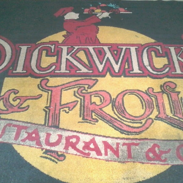 Снимок сделан в Pickwick &amp; Frolic Restaurant and Club пользователем glenda the good witch 4/10/2013