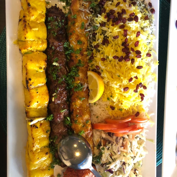 Photo taken at Shiraz Persian Restaurant + Bar رستوران ایرانی شیراز by Inal J. on 8/16/2018