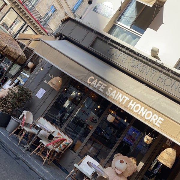 Photo taken at Café Saint-Honoré by ♓️ on 10/11/2022