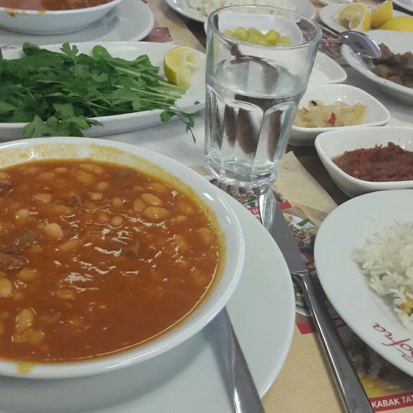 Foto scattata a Divan-ı Sofra Restaurant da Sibel Ç. il 9/25/2018