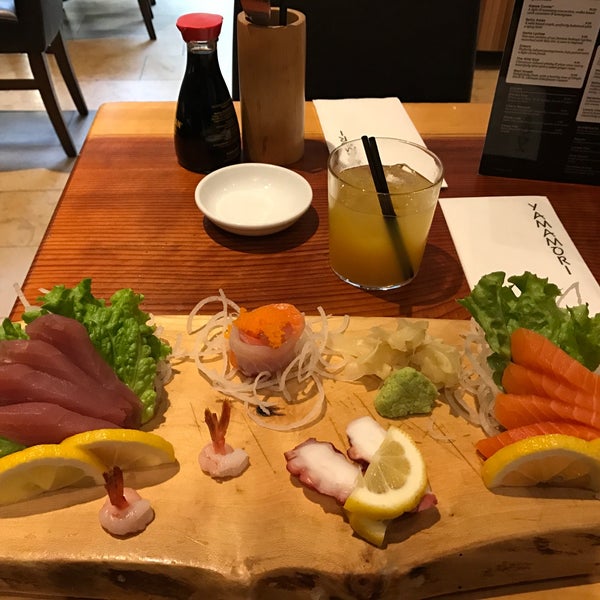 รูปภาพถ่ายที่ Yamamori Sushi โดย Mark W. เมื่อ 2/1/2017