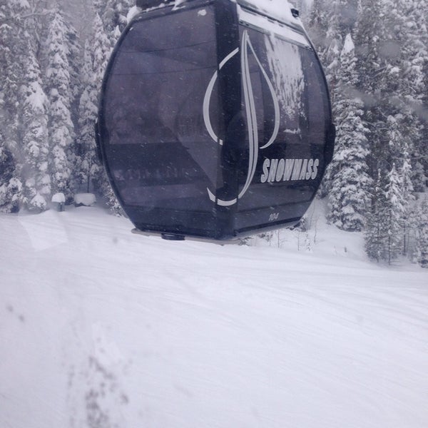 รูปภาพถ่ายที่ Elk Camp Gondola โดย Char M. เมื่อ 1/31/2014