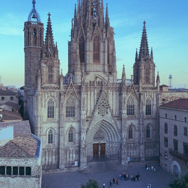 Foto tirada no(a) Catedral da Santa Cruz e Santa Eulália por Talal A. em 5/11/2024