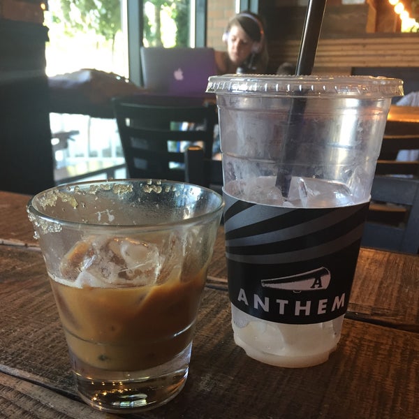Foto tomada en Anthem Coffee &amp; Tea  por Matt A. el 7/30/2017