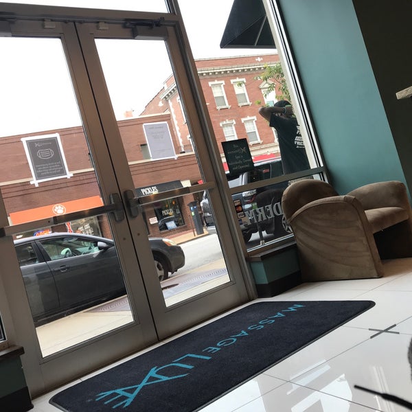 Massage LuXe Massage Clinic in Central West End