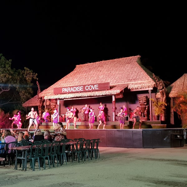 Photo taken at Paradise Cove Luau by Hosik T. on 12/17/2018