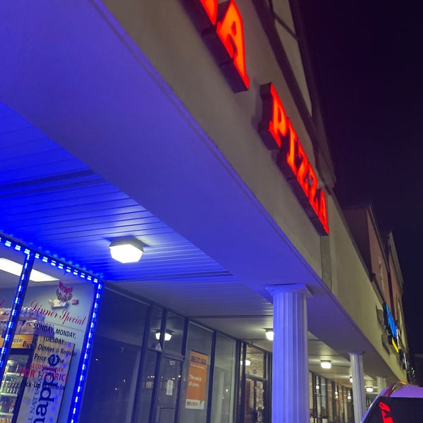 Villa Pizza 13 tips from 211 visitors