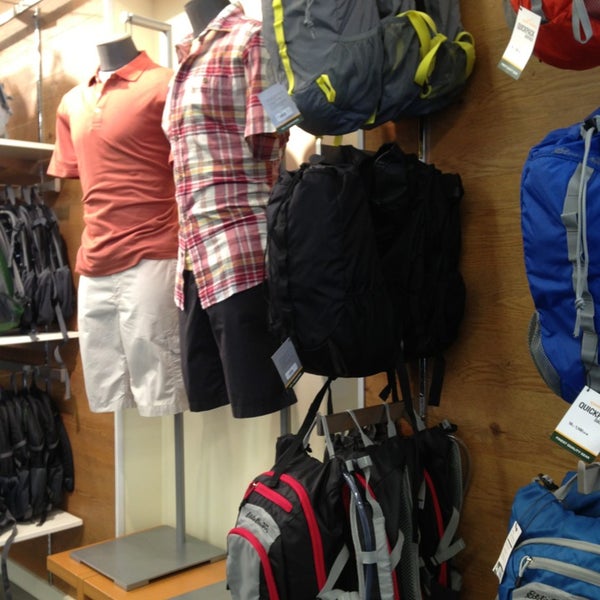 Eddie Bauer Outlet 1239 Industrial Park Dr