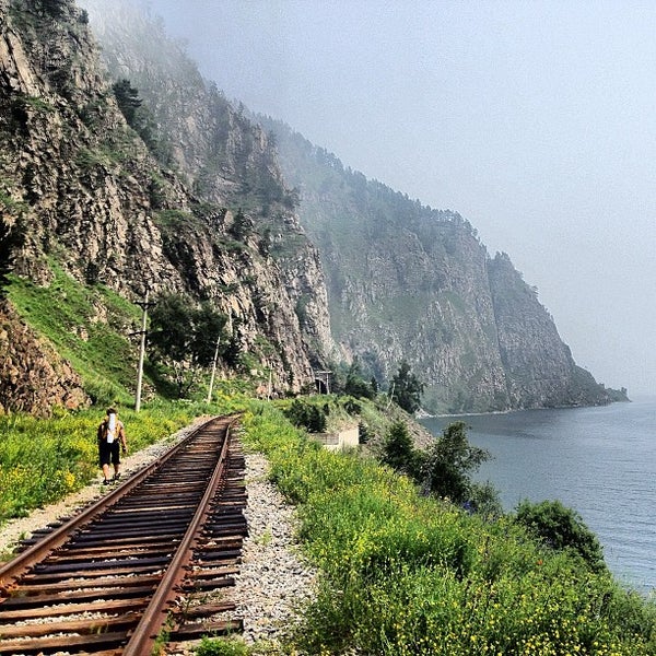 слюдянка байкал железная дорога. восточно-сибирская железная дорога иркутск слюдянка. поезд слюдянка порт байкал. байкальская железная дорога слюдянка. поезд слюдянка байкал.