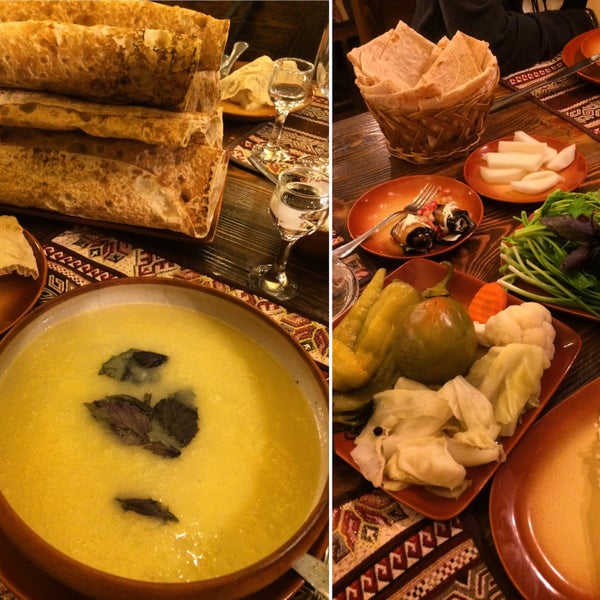 Аутентичный ресторан с армянской кухней. Удачно расположен в центре. Большой выбор блюд  и напитков. Армянский хаш блюдо "на любителя", подаётся с солеными закусками и лавашом.