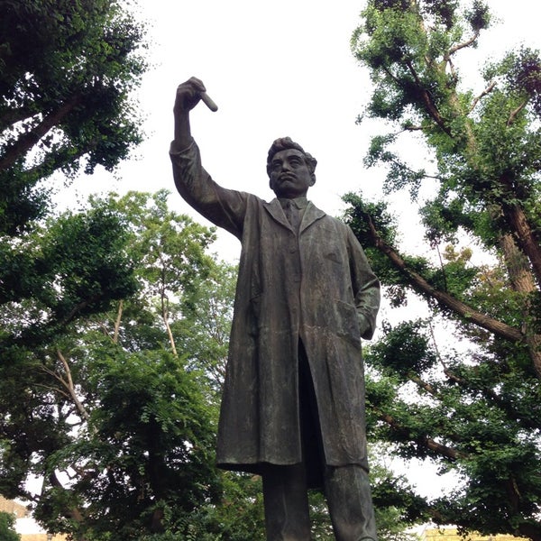 Photos At 野口英世銅像 Outdoor Sculpture
