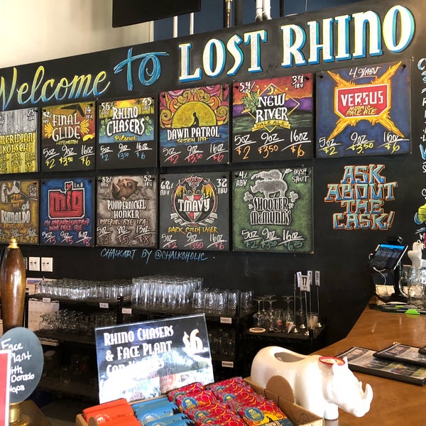 Foto tirada no(a) Lost Rhino Brewing Company por Rolando V. em 8/15/2018