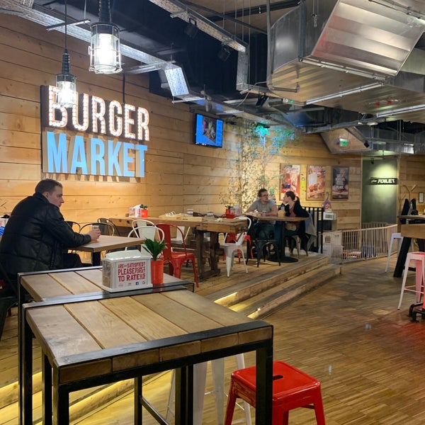 รูปภาพถ่ายที่ Burger Market - Király u. โดย Nana C. เมื่อ 3/15/2020