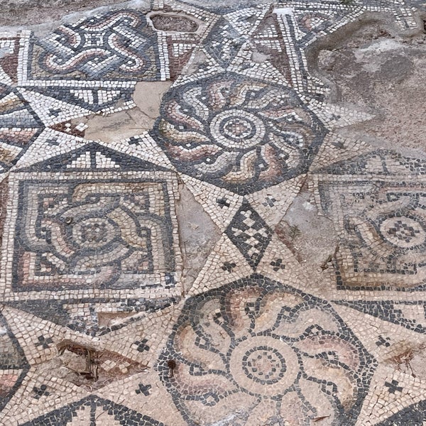 Foto diambil di Bodrum Kalesi - Sualtı Arkeoloji Müzesi oleh Pericles P. pada 2/28/2024