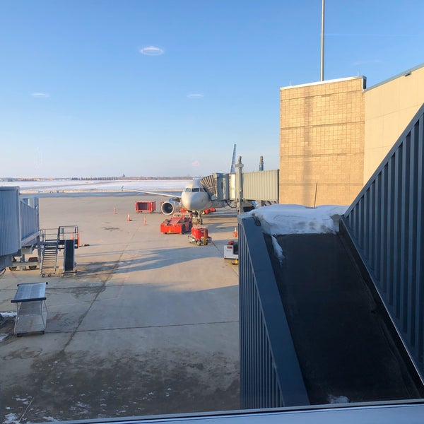 2/28/2020 tarihinde Sorenziyaretçi tarafından Fargo Hector International Airport (FAR)'de çekilen fotoğraf