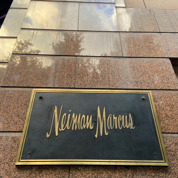 Neiman Marcus - Department Store in Chicago