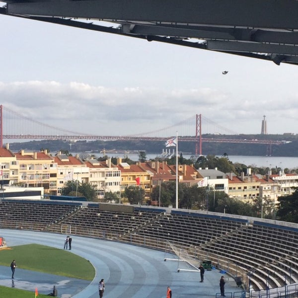 1/27/2016 tarihinde Tiago R.ziyaretçi tarafından Estádio do Restelo'de çekilen fotoğraf