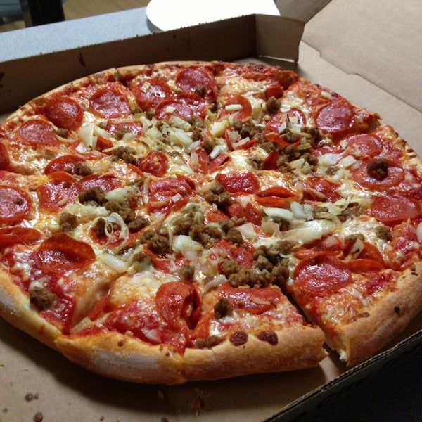 4/6/2013 tarihinde Karen P.ziyaretçi tarafından Coffaro&#39;s Pizza'de çekilen fotoğraf