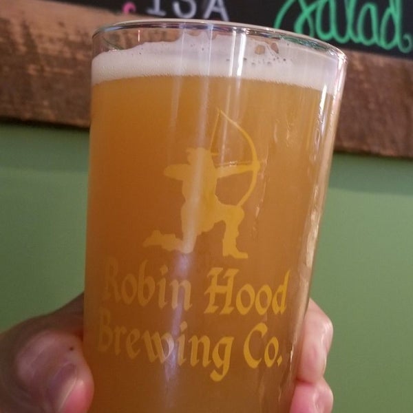 Photo taken at Home D Pizzeria &amp; Robin Hood Brewing Co. by Lynn Y. on 6/9/2020