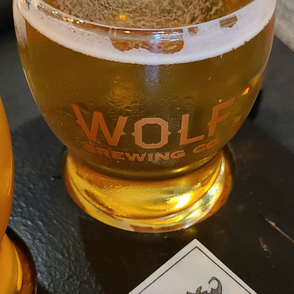 Photo taken at Wolf Brewing Co. by Lynn Y. on 8/4/2022