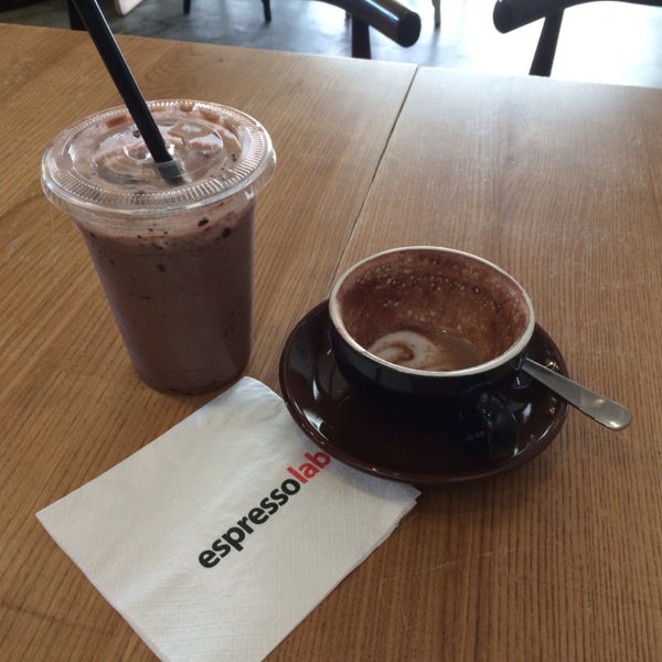 The differences between hot choc and iced choc with RM1 difference.