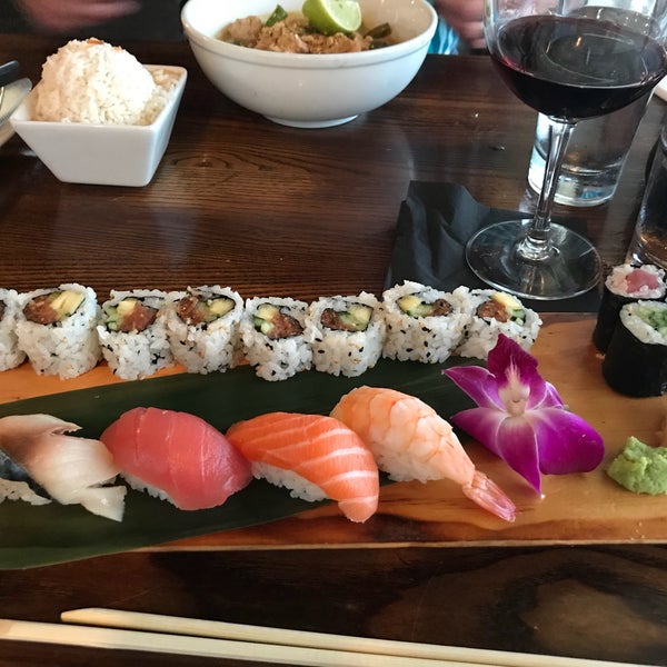 Снимок сделан в The Cultured Pearl Restaurant &amp; Sushi Bar пользователем Kelly W. 7/29/2018