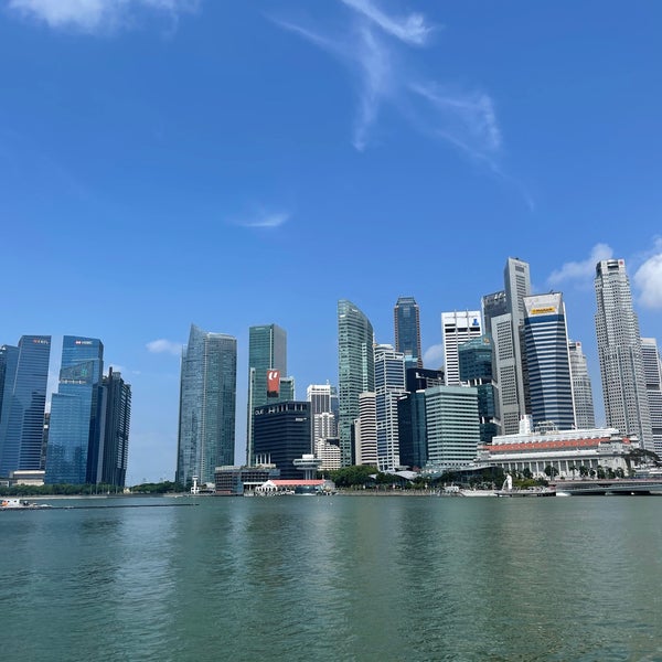 Photo taken at Esplanade - Theatres On The Bay by Alan S. on 7/18/2021