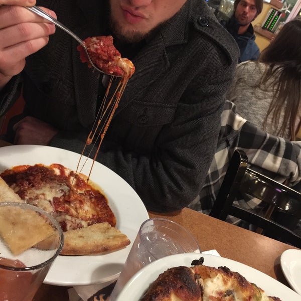 1/21/2015にJolie R.がKianti&#39;s Pizza &amp; Pasta Barで撮った写真