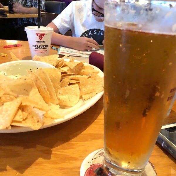 Photo taken at BJ&#39;s Restaurant &amp; Brewhouse by Robert T. on 6/30/2018