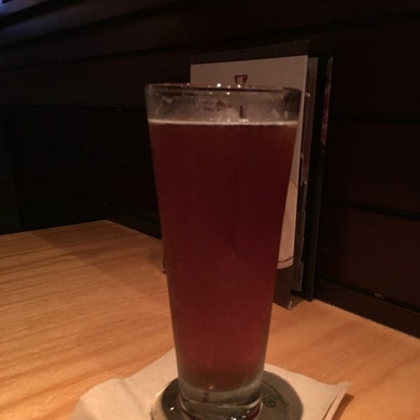 Photo taken at BJ&#39;s Restaurant &amp; Brewhouse by Robert T. on 10/8/2016