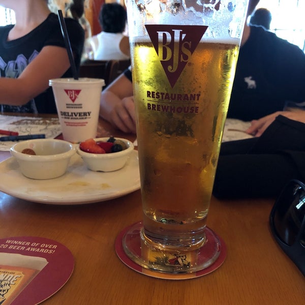 Photo taken at BJ&#39;s Restaurant &amp; Brewhouse by Robert T. on 6/20/2020