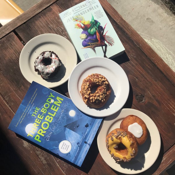 10/27/2019 tarihinde Sienna K.ziyaretçi tarafından Dynamo Donut &amp; Coffee'de çekilen fotoğraf