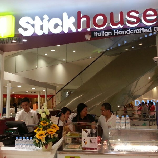 รูปภาพถ่ายที่ Stickhouse Penang โดย Vincent C. เมื่อ 7/23/2013