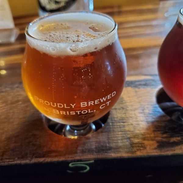 Das Foto wurde bei Firefly Hollow Brewing Co. von John P. am 10/13/2019 aufgenommen