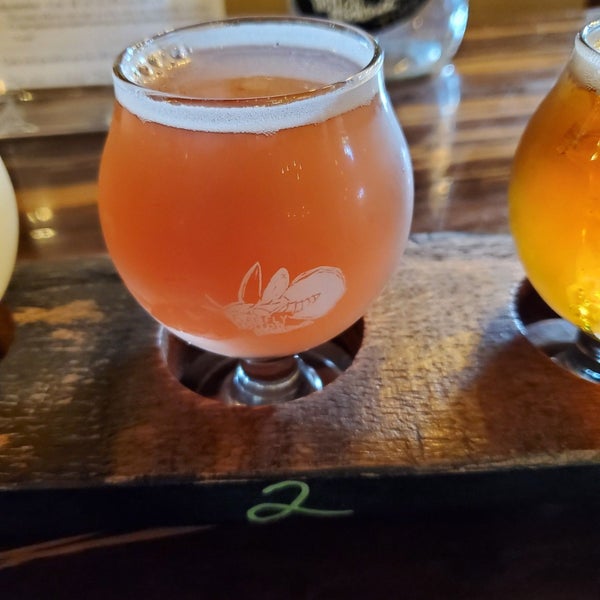 Foto diambil di Firefly Hollow Brewing Co. oleh John P. pada 10/13/2019