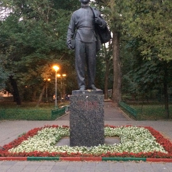 Фото Памятники Молодым