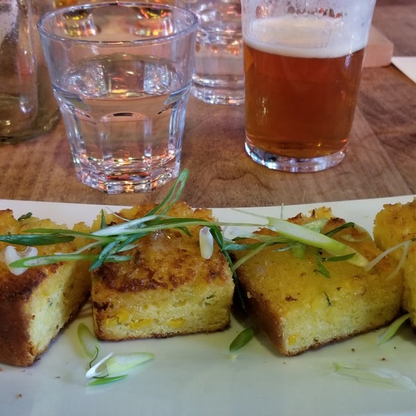 Foto tirada no(a) Fets Whisky Kitchen por Robstar G. em 4/28/2019