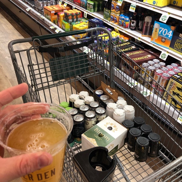 Lowes Foods Hickory'da Market