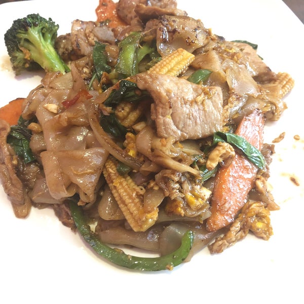 รูปภาพถ่ายที่ Little Thai Kitchen โดย Megan C. เมื่อ 2/28/2018