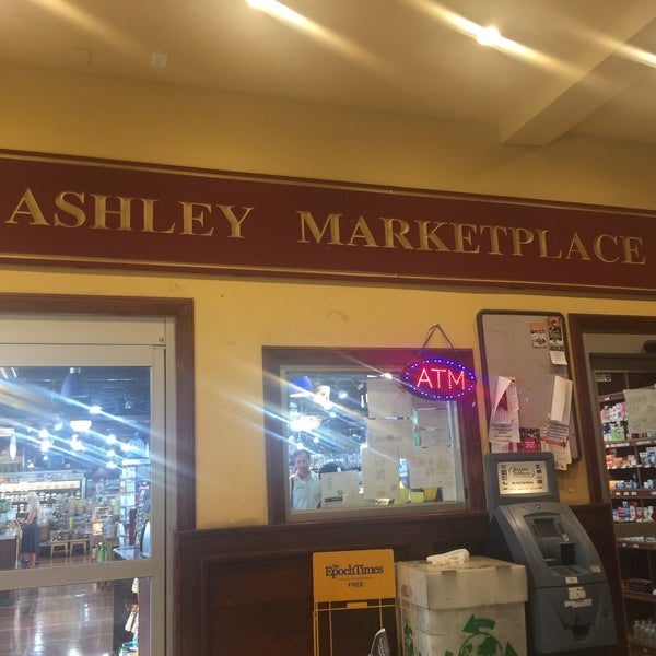 Foto scattata a Ashley Marketplace da Megan C. il 7/28/2016