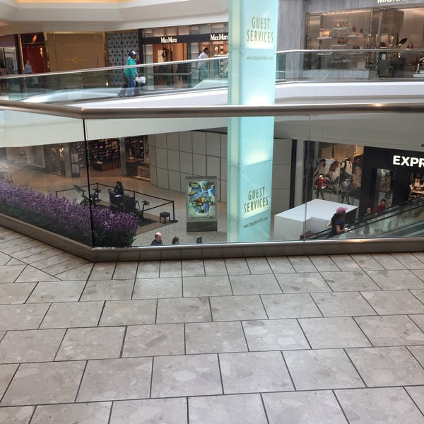 Das Foto wurde bei The Mall at Short Hills von Megan C. am 8/8/2017 aufgenommen