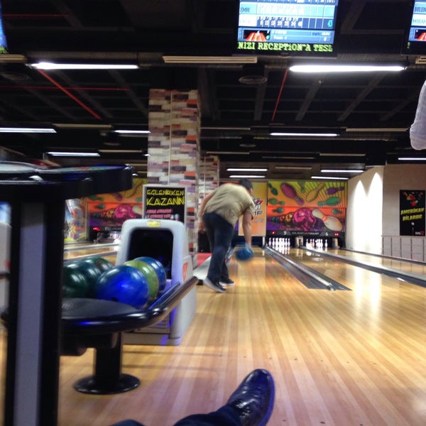 Photo taken at AMF Bowling &amp; Cafe 212 AVM by Muhammed K. on 11/27/2015