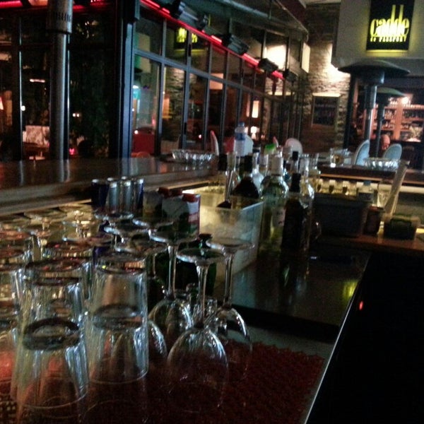 Foto scattata a Cadde Restaurant &amp; Bar da Merter D. il 3/15/2013