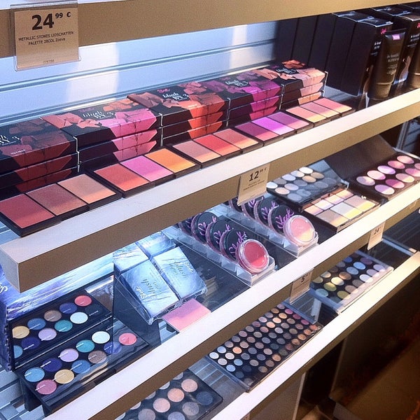 Desde este 1 de Abril disponibles las nuevas líneas de Sleek Make-Up: "be beautiful", "blush BY 3" y "aqua collection"