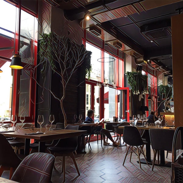 T r бар. Мадейра рестораны инстаграм. T r бар. Териберка ресторан териберский берег. Копченый пес бар ярославль.