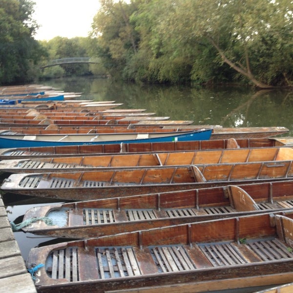 Photo taken at Cherwell Boathouse by Pokrath H. on 9/10/2014