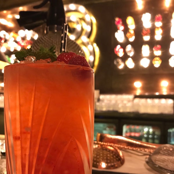 кафе бар blonder ош. блонди бар жуковский. блонди в баре. чаки знакомится с блонди в баре 2021. грязный ресторан.